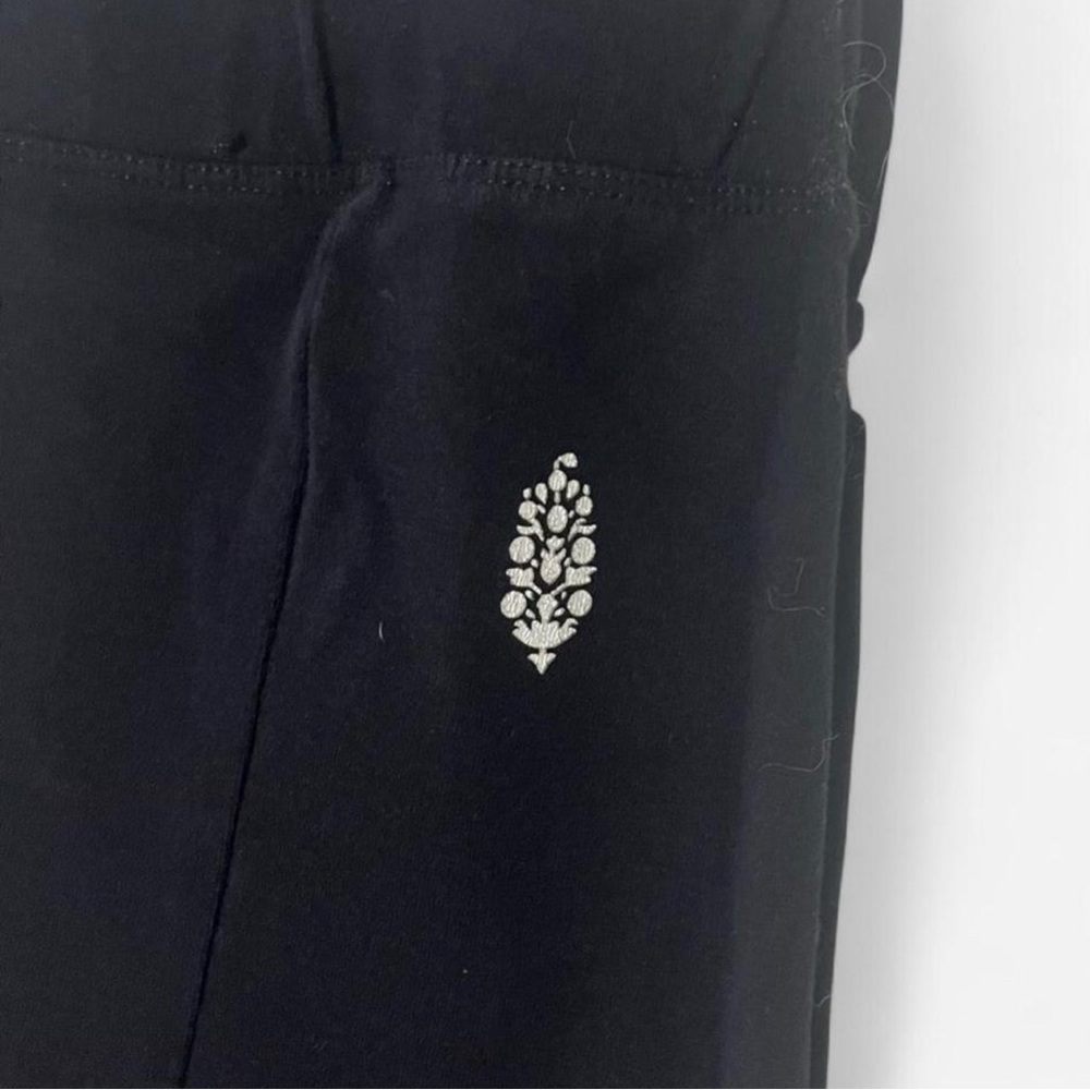 🌚 FP Movement Flare Leggings w/ Ankle Slits~Women’s Sz XS~Black~High-Rise - Picture 6 of 7